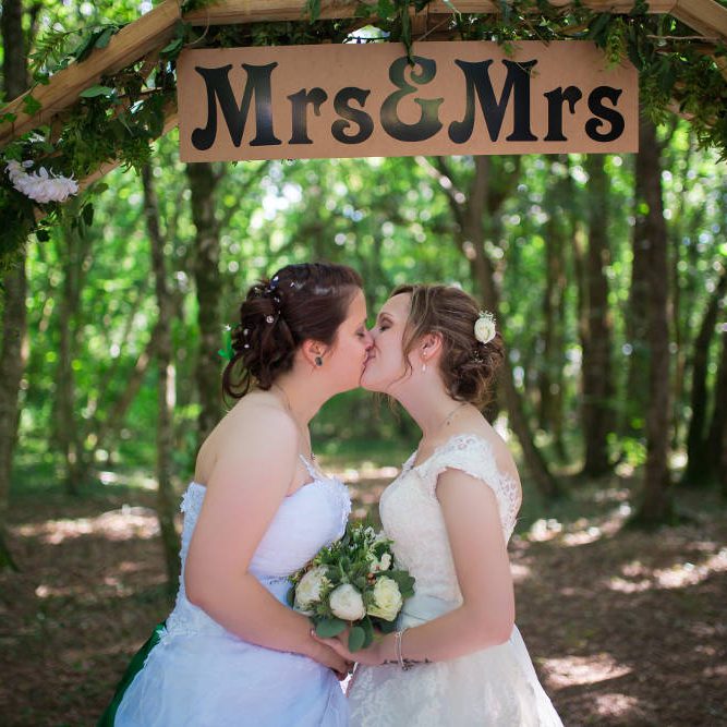 wedding celebrant in france